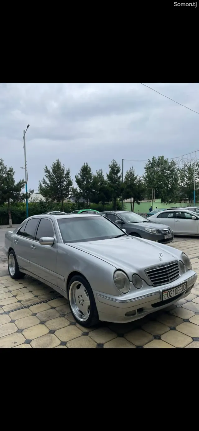 Mercedes-Benz E class 2001 · 3.2 AT
