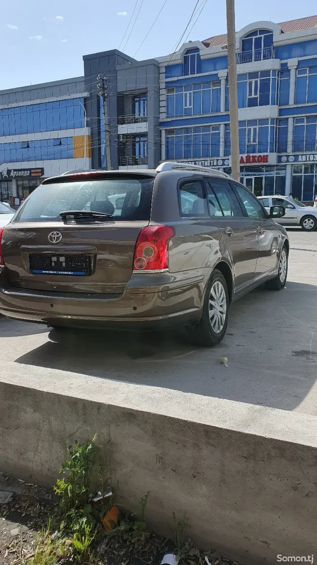 Toyota Avensis 2005 · 1.8 AT