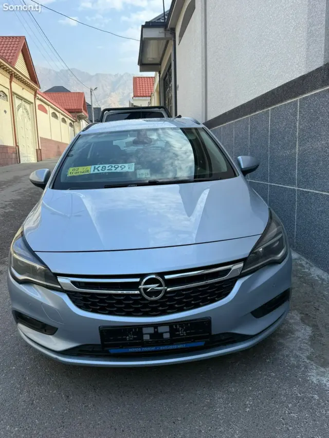 Opel Astra K 2016 · 1.1 MT