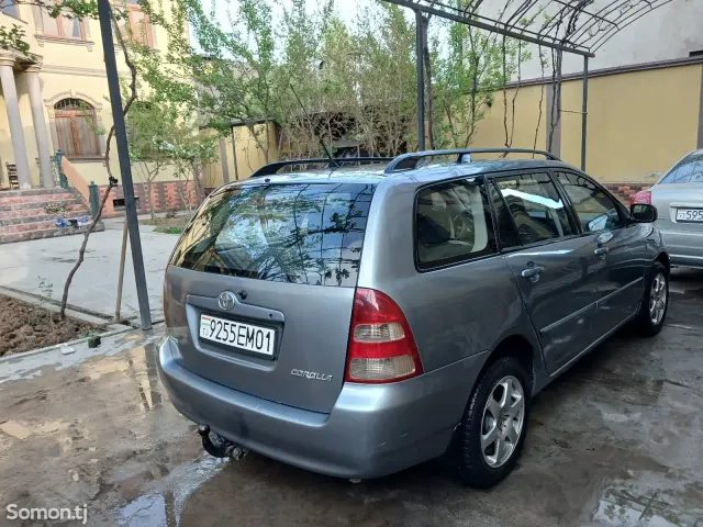 Toyota Corolla 2004 · 1.6 MT