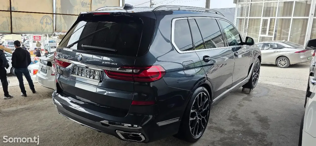 BMW X7 2022 · 4.0 AT