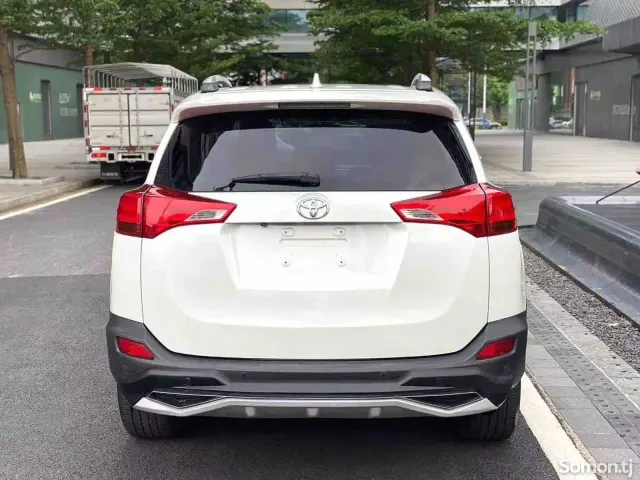 Toyota RAV 4 2015 · 2.5 AT