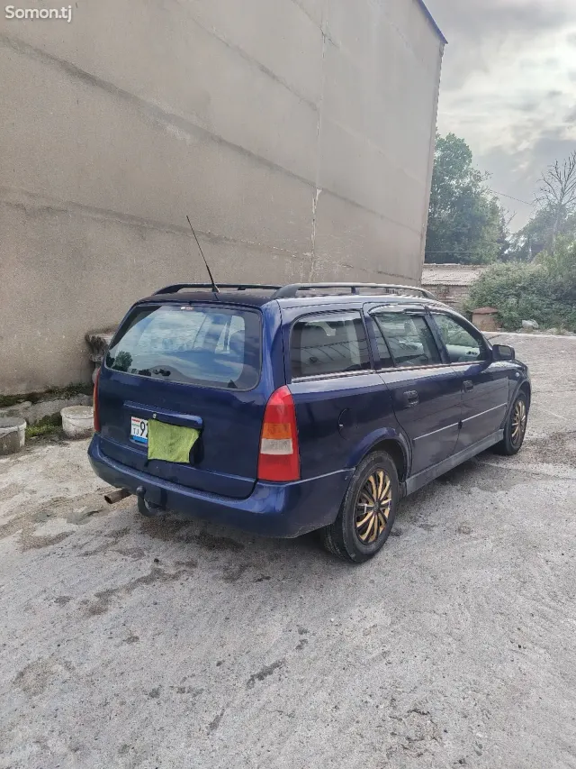 Opel Astra G 1998 · 1.6 MT