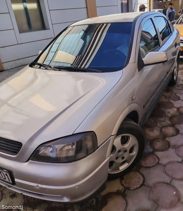 Opel Astra G 1999 · 1.6 MT