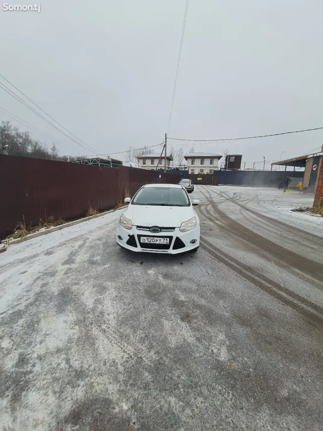 Ford Focus 2012 · 1.6 MT