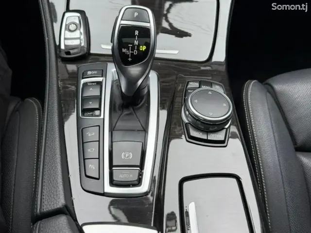 BMW 5 series 2015 · 2.8 AT