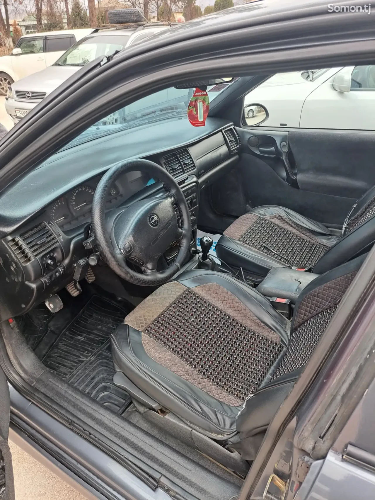Opel Vectra B 1997 · 1.6 MT