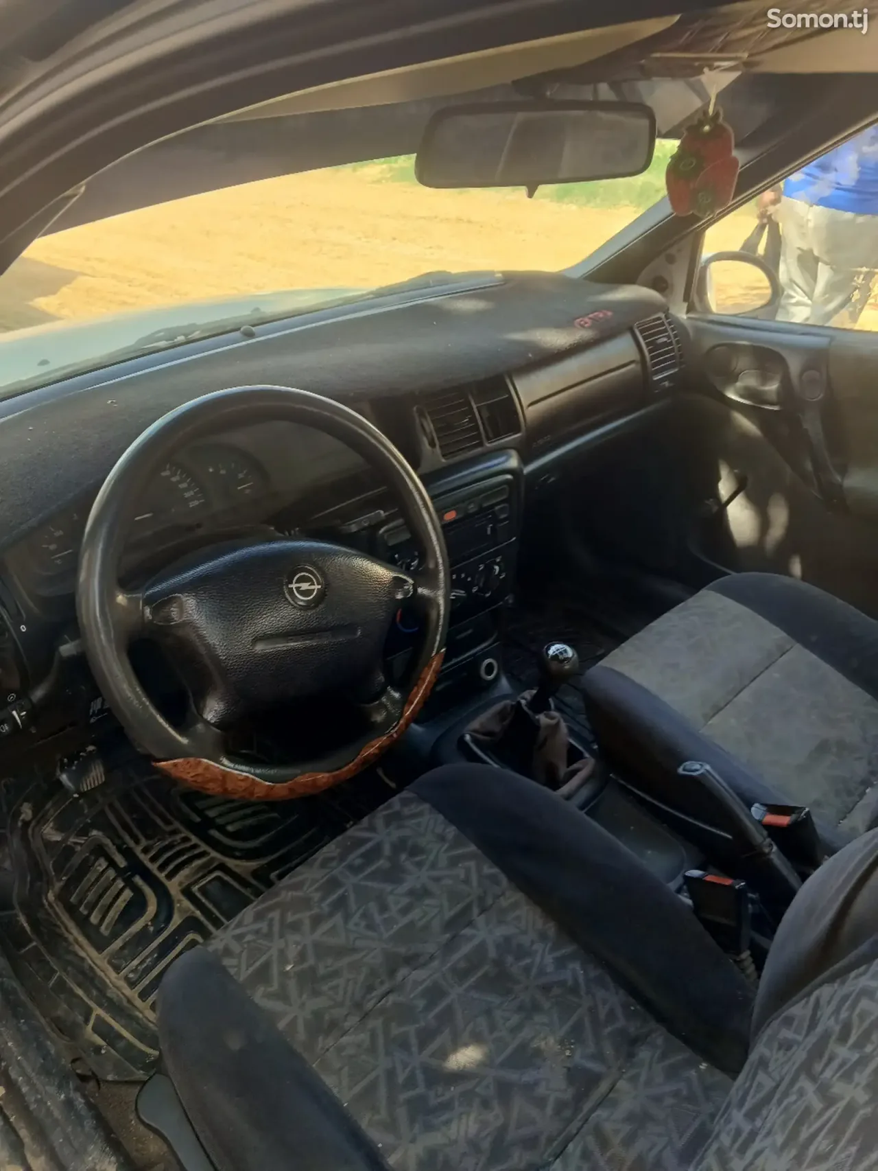 Opel Vectra B 1996 · 1.6 MT
