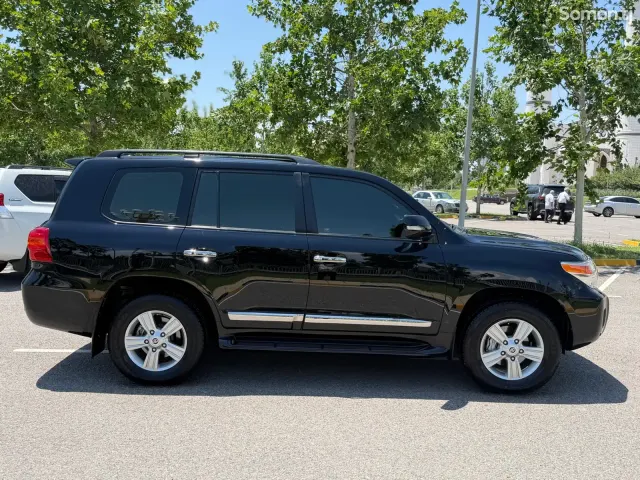 Toyota Land Cruiser 2015 · 4.7 AT
