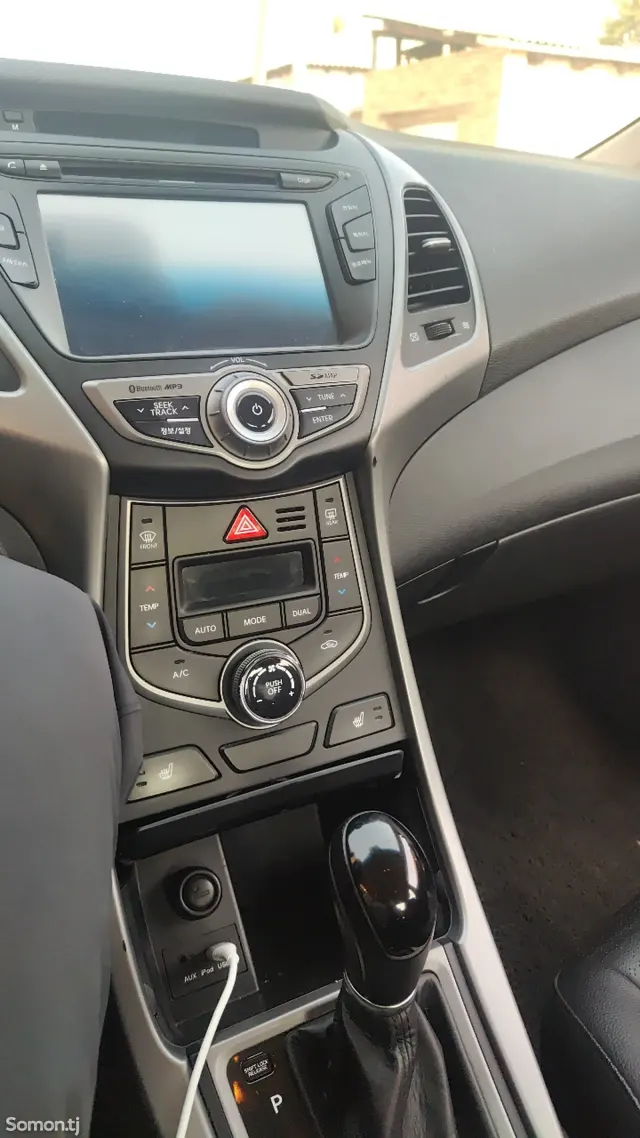 Hyundai Avante 2014 · 1.6 AT