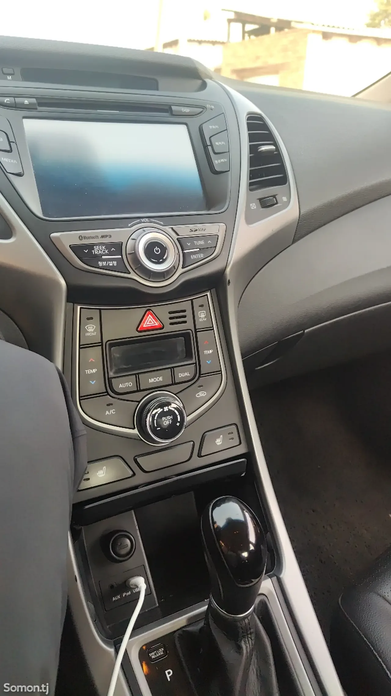 Hyundai Avante 2014 · 1.6 AT