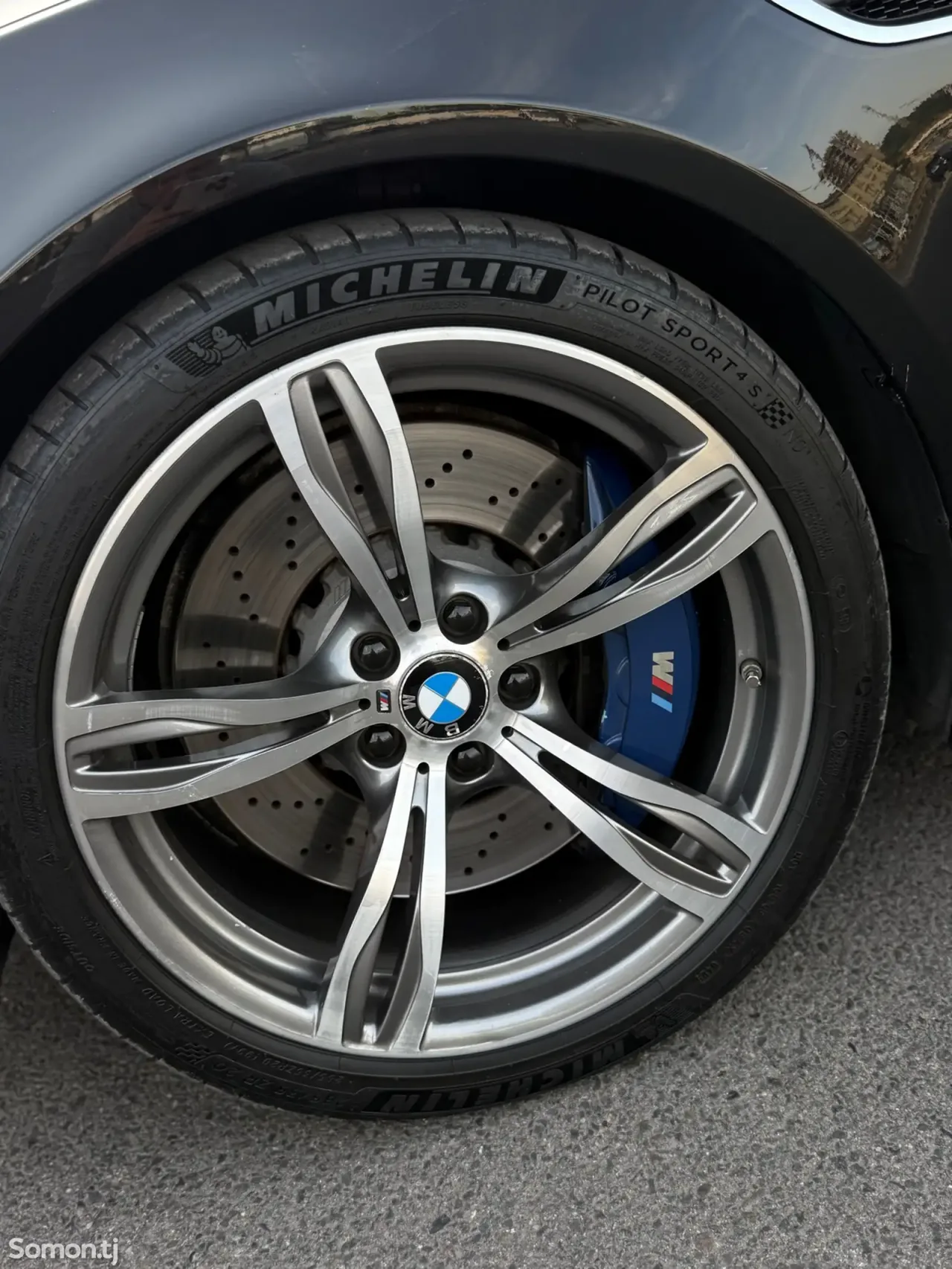 BMW M5 2015 · 4.4 AMT