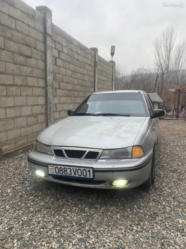 Daewoo Nexia 1995 · 1.5 MT