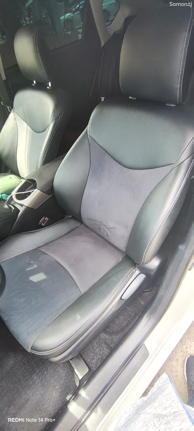 Toyota Prius 2014 · 1.8 AMT