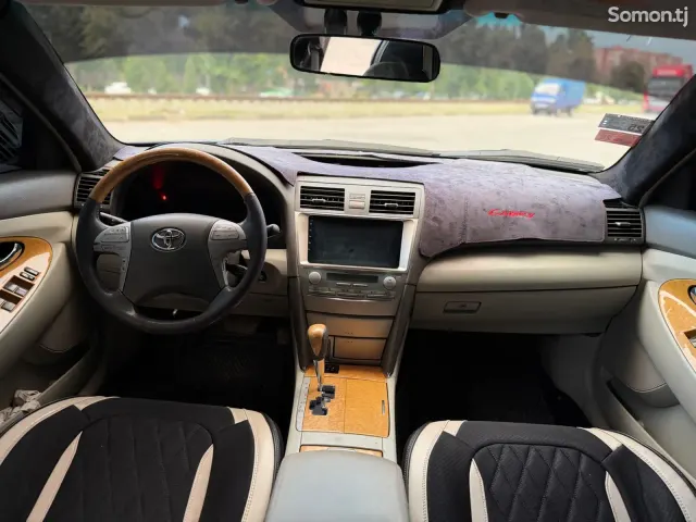 Toyota Camry 2007 · 2.4 AT