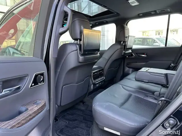 Toyota Land Cruiser 2024 · 3.5 AT