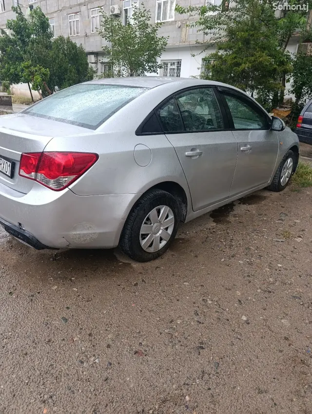 Chevrolet Cruze 2009 · 1.8 MT