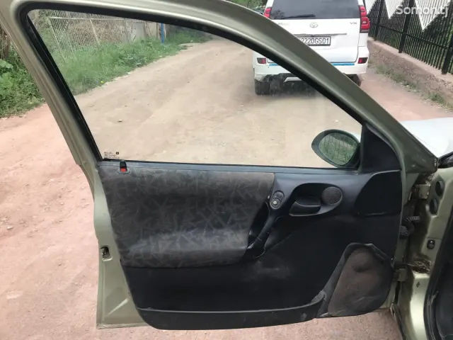 Opel Vectra B 1996 · 1.6 MT