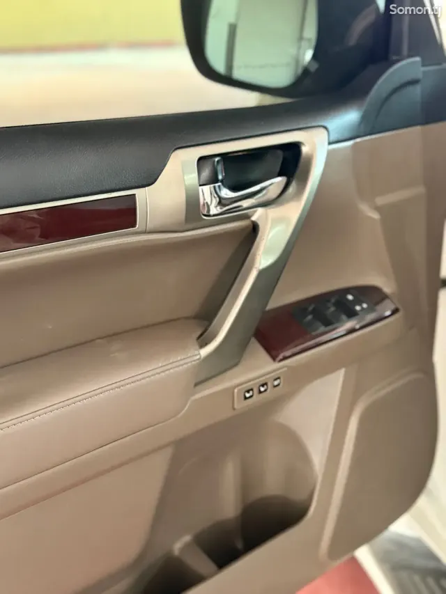 Lexus GX series 2014 · 4.6 AT
