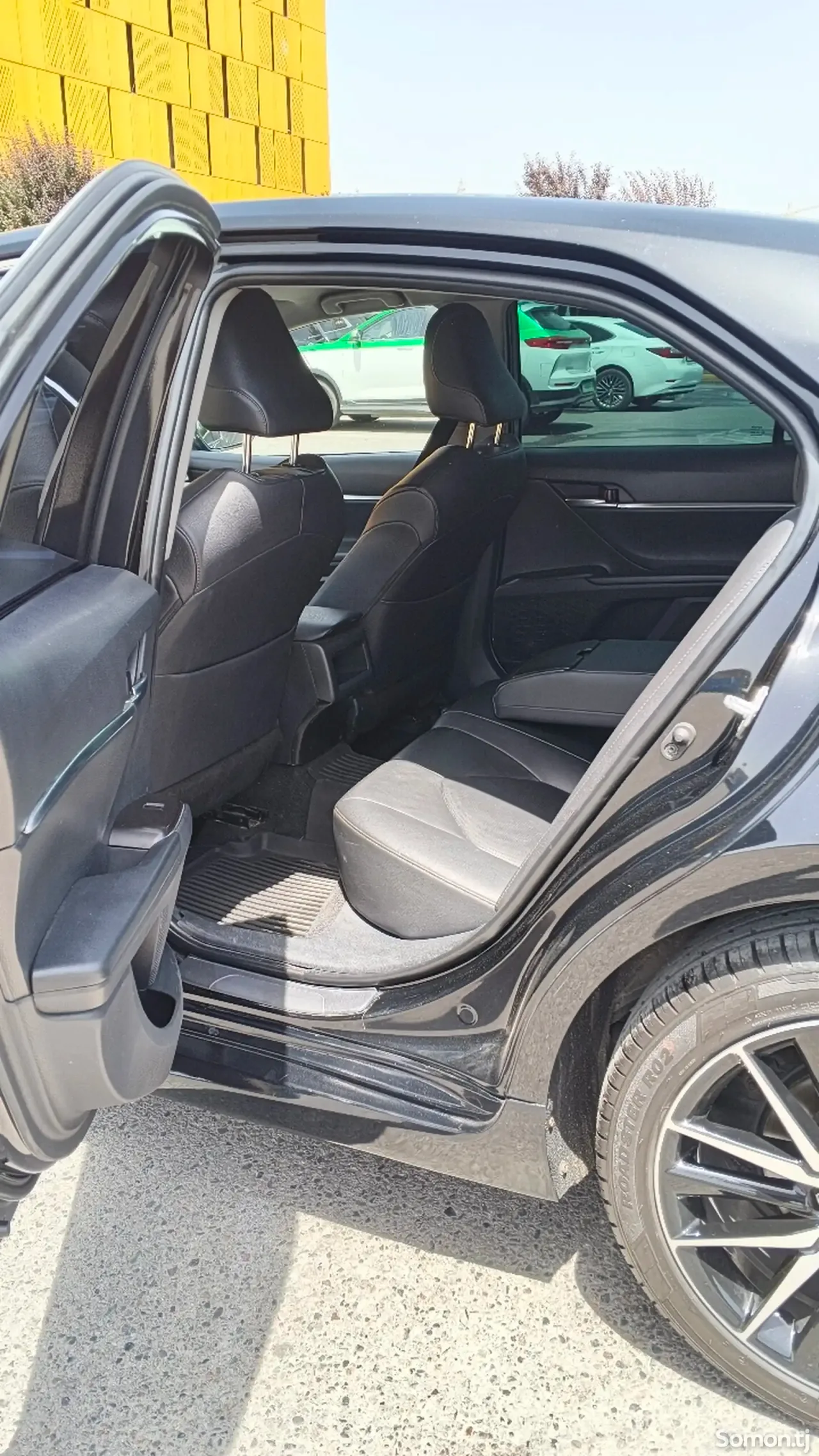 Toyota Camry 2021 · 2.5 AT