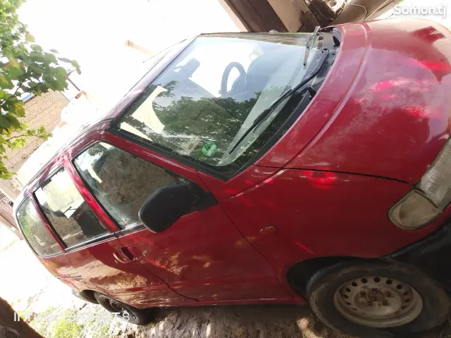 Nissan Serena 1998 · 1.6 MT