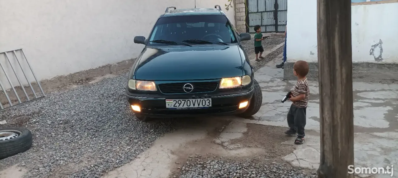 Opel Astra F 1997 · 1.6 MT