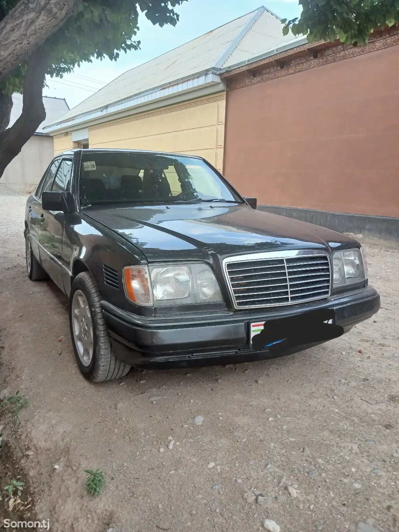 Mercedes-Benz W124 1993 · 3.0 AT
