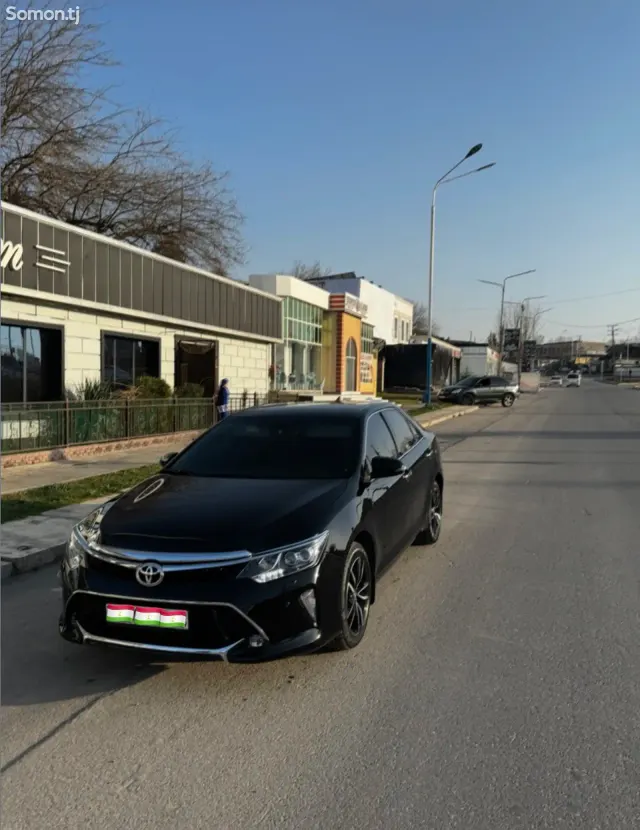 Toyota Camry 2017 · 2.5 AT