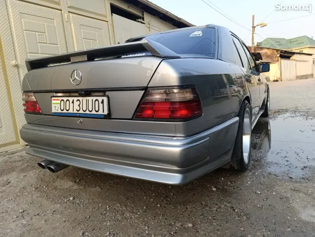Mercedes-Benz W124 1992 · 5.5 AT