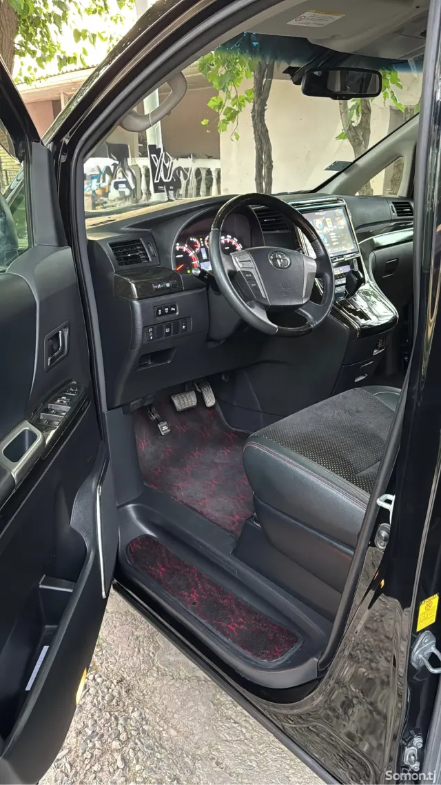 Toyota Vellfire 2014 · 2.4 CVT