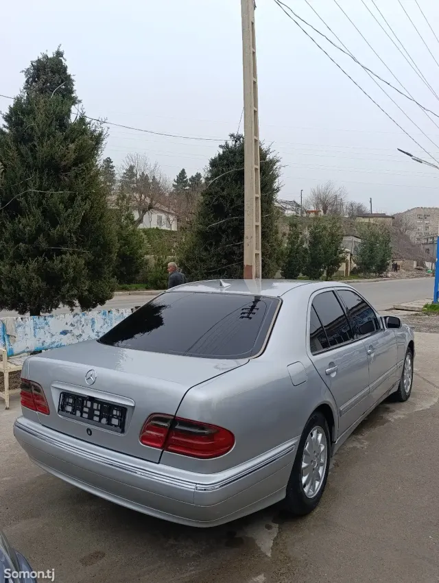 Mercedes-Benz E class 2001 · 2.8 AT