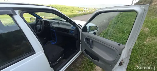 Daewoo Nexia 1995 · 1.6 MT