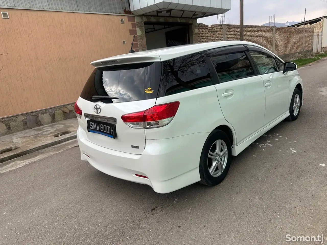 Toyota Wish 2014 · 2.0 AT