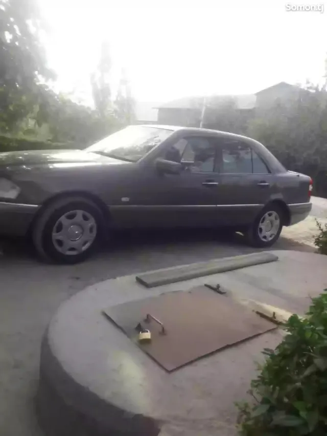 Mercedes-Benz S class 1993 · 1.8 MT