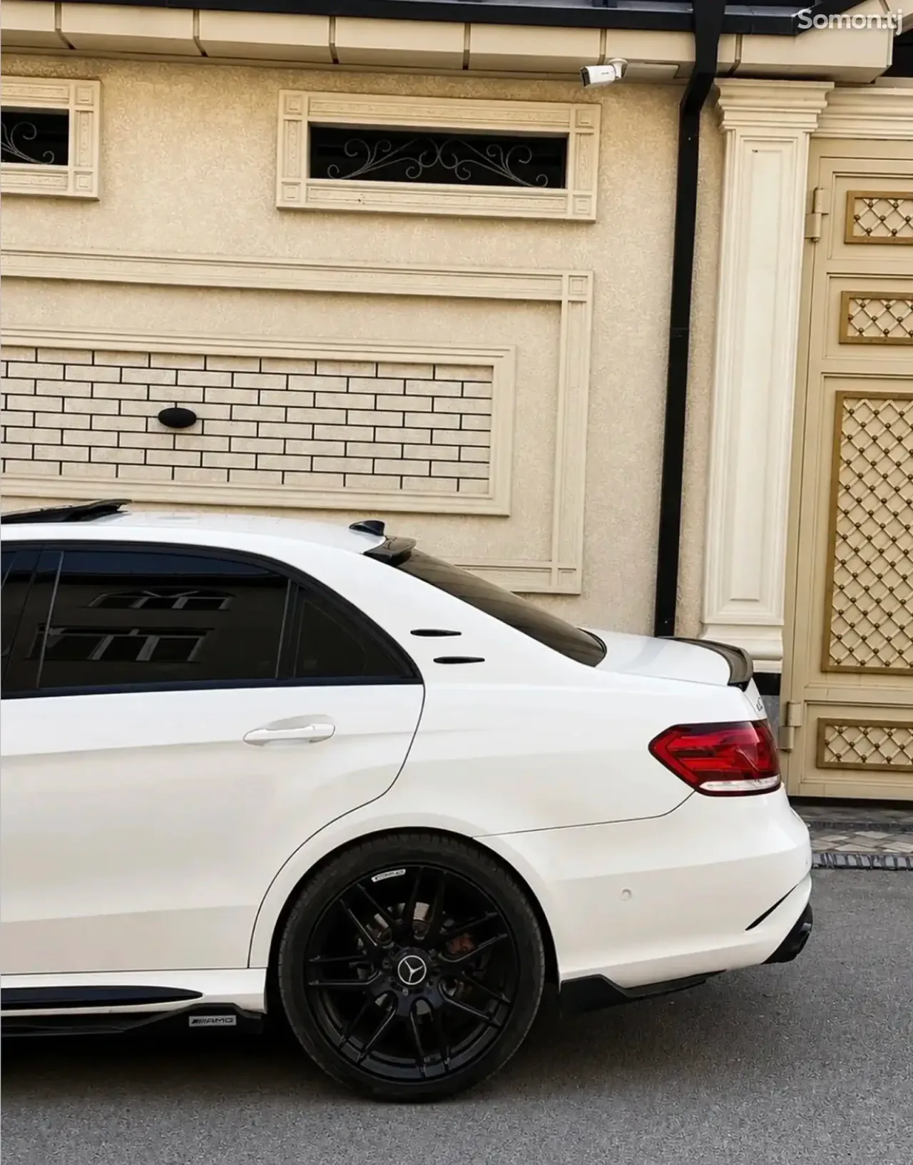 Mercedes-Benz E class 2011 · 3.5 AT