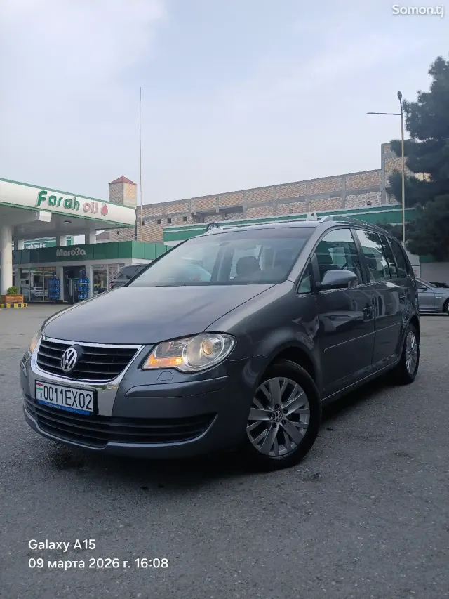 Volkswagen Touran 2008 · 1.4 AT