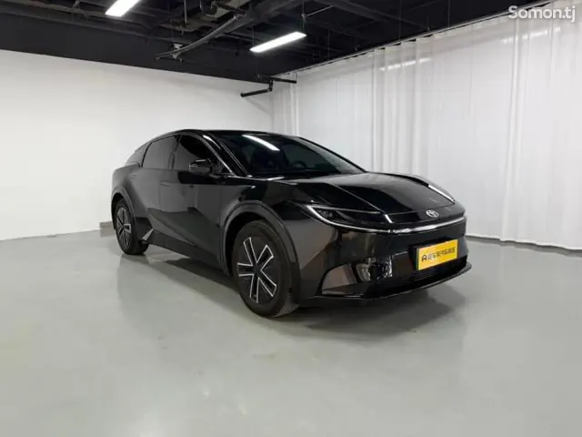 Toyota BZ5X 2025 · AT
