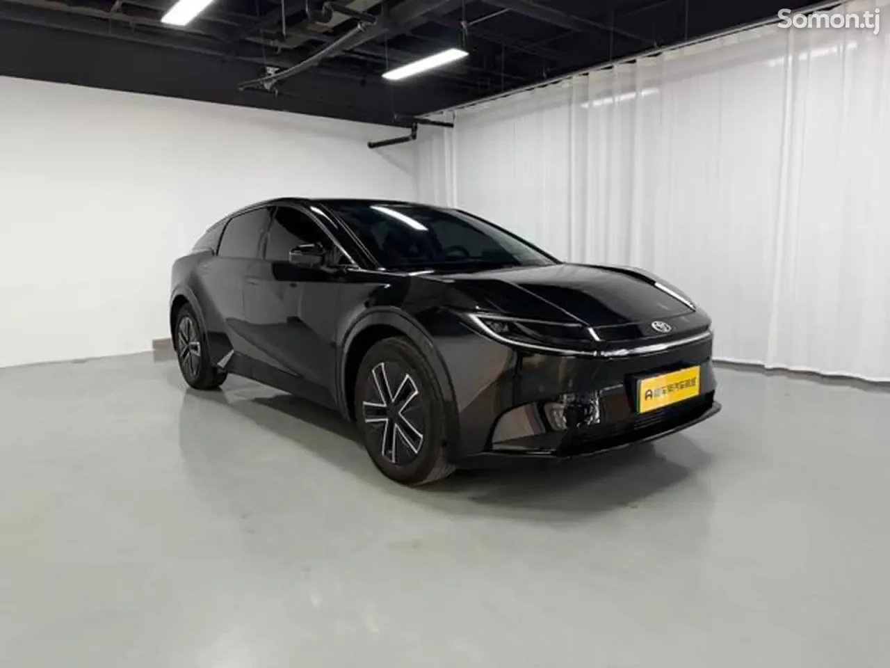 Toyota BZ5X 2025 · AT