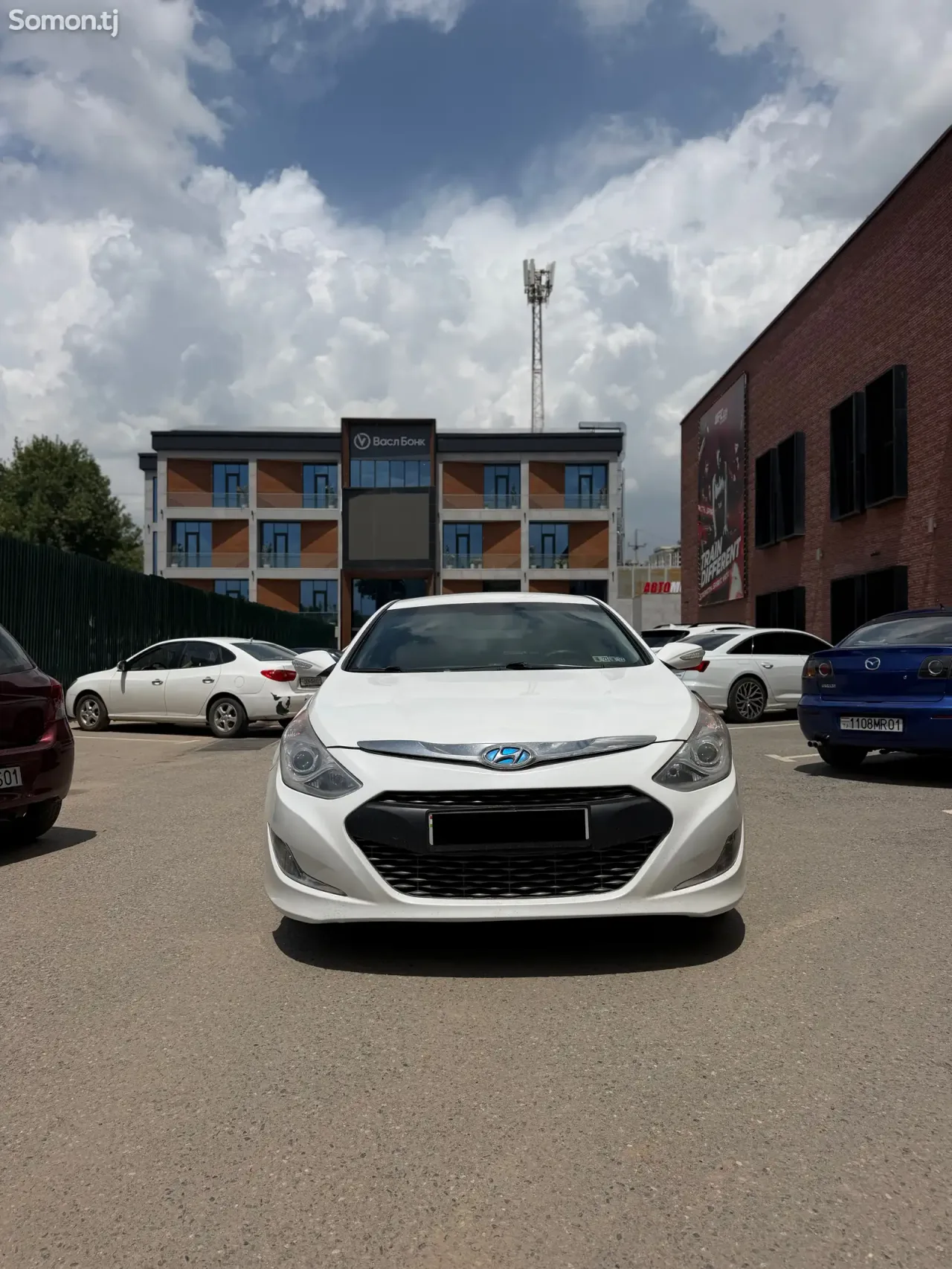 Hyundai Sonata 2013 · 2.4 AT