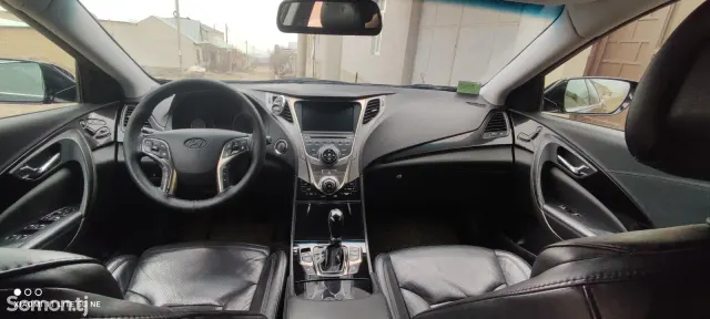 Hyundai Grandeur 2011 · 3.0 AT