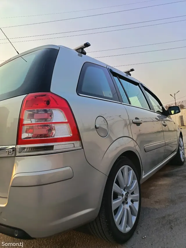 Opel Zafira 2008 · 1.8 MT