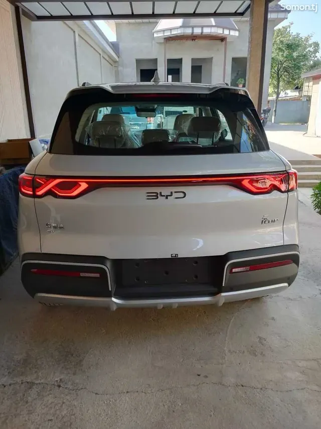 BYD Yuan Up 2025 · AT