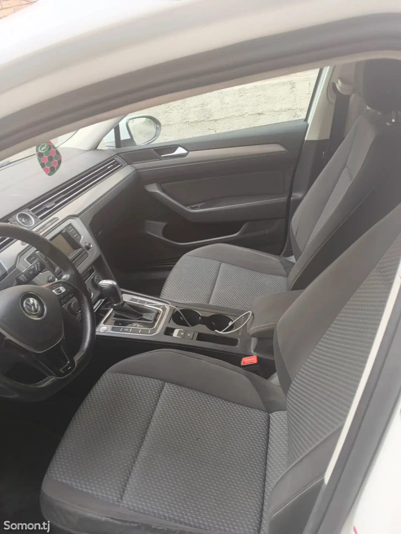 Volkswagen Passat 2015 · 1.4 AT
