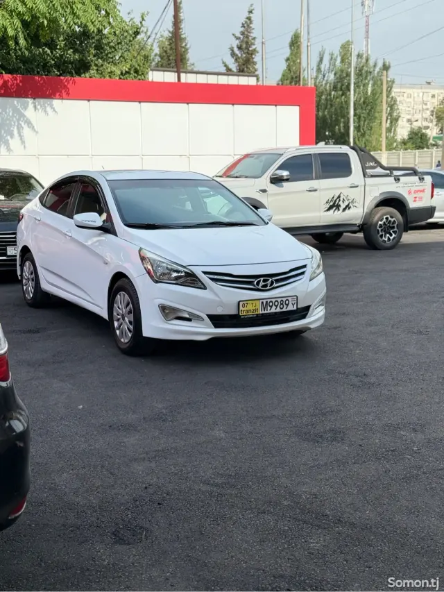 Hyundai Solaris 2015 · 1.6 MT