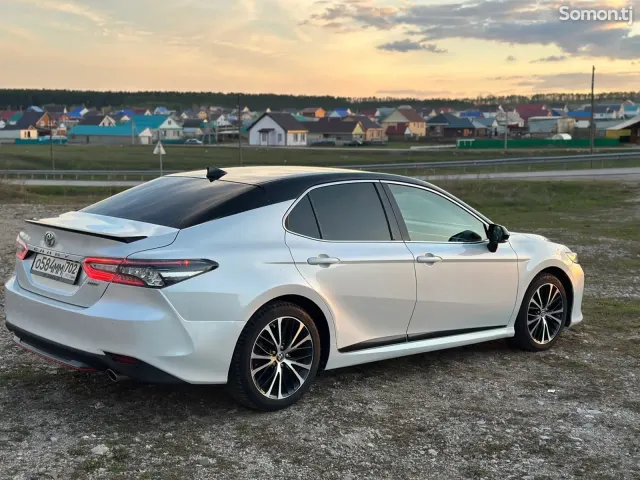 Toyota Camry 2020 · 2.5 AT