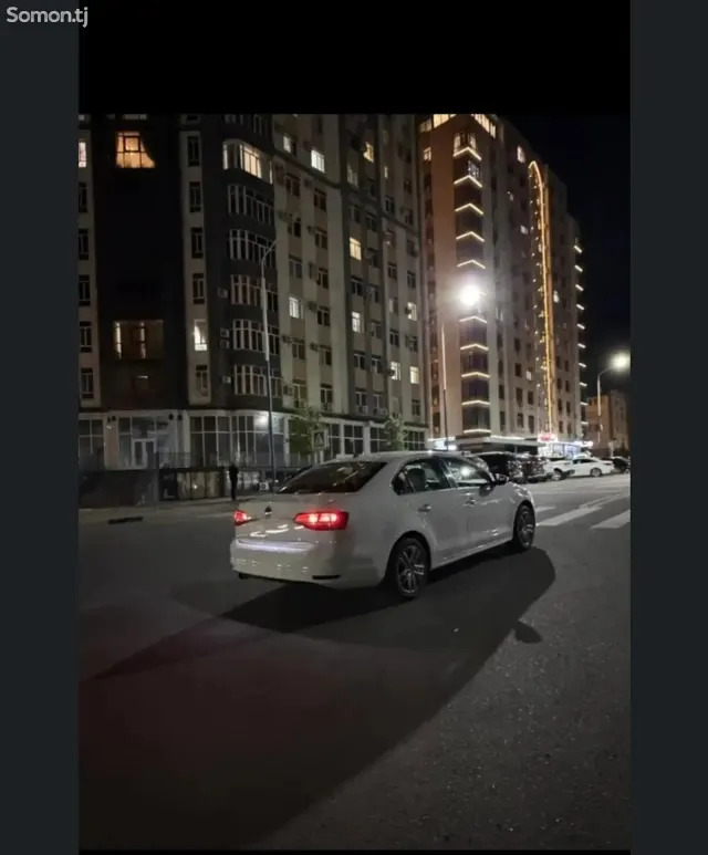 Volkswagen Jetta 2015 · 1.6 MT