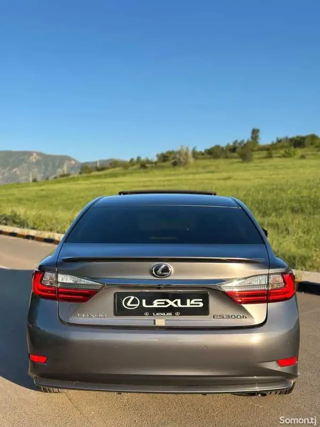 Lexus ES series 2016 · 3.0 AT