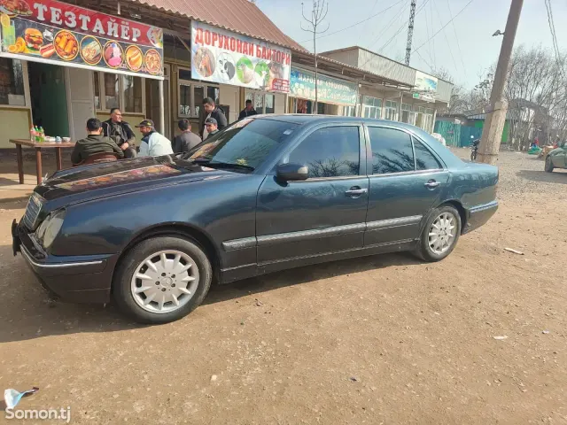 Mercedes-Benz E class 2000 · 2.2 MT