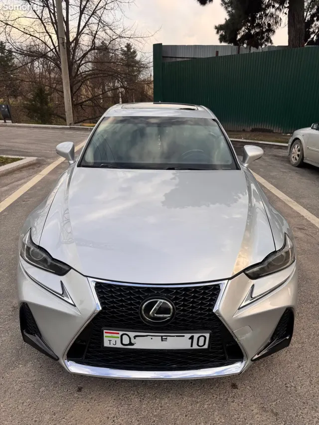 Lexus IS series 2016 · 2.0 AT