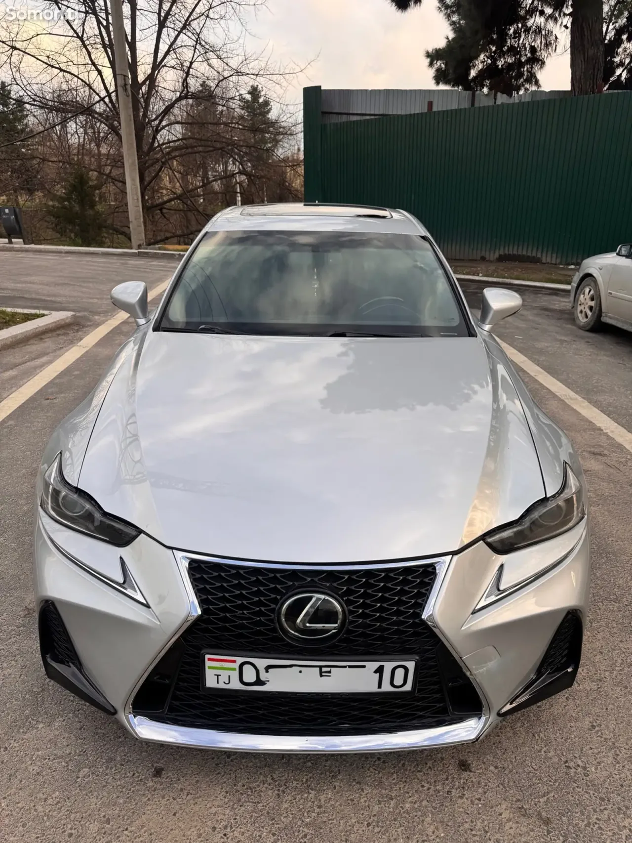Lexus IS series 2016 · 2.0 AT